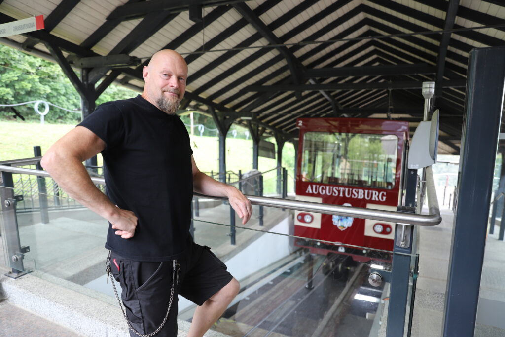 Der Betriebsleiter der Drahtseilbahn Augustusburg an der Bergstation