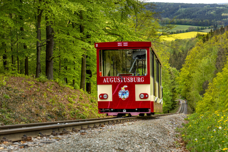 Die Drahtseilbahn auf ihrem Weg zwischen Erdmannsdorf und Augustusburg